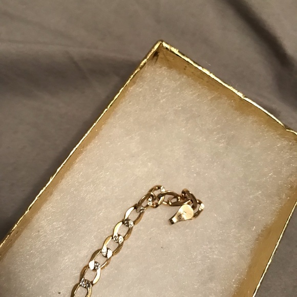 10k gold Cuban link bracelet with white gold cuts - Picture 3 of 5